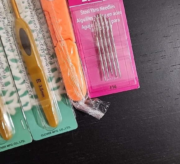 Clover/ Susan Bates Crochet Set. $30 Worth - Picture 5 of 5